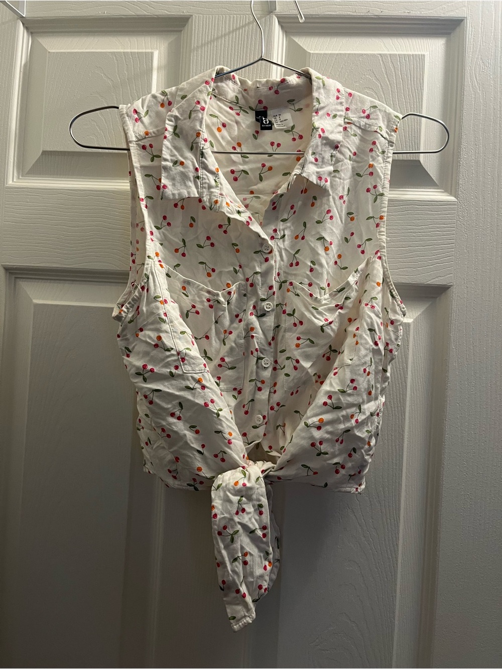 H&M White Cherry-Print Tie-Front Sleeveless Top